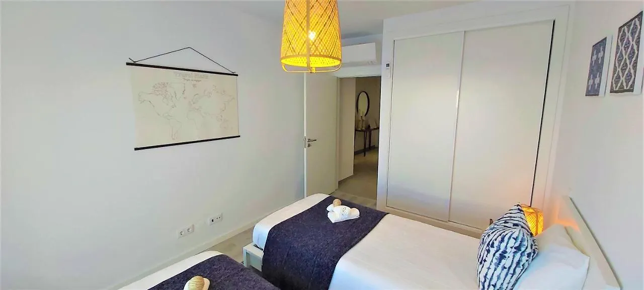 Albufeira Beach Apartment 0*,  Portugal